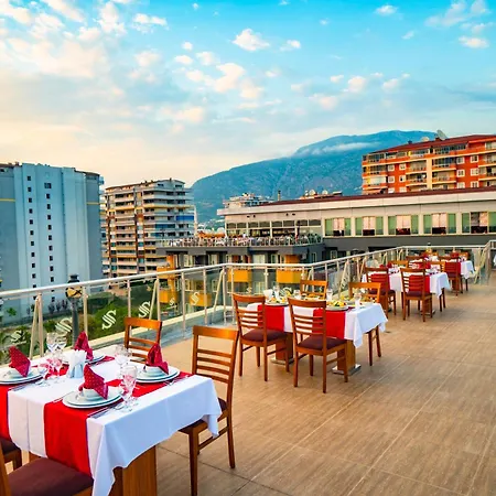 Hotel Senza Grand Santana