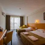 Hotel Senza Grand Santana 5*