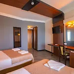 Senza Grand Santana Hotel