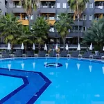 Senza Grand Santana Hotel