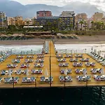 Senza Grand Santana Hotel